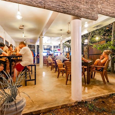 Dorian Guest House And Restaurant 웰리가마 외부 사진