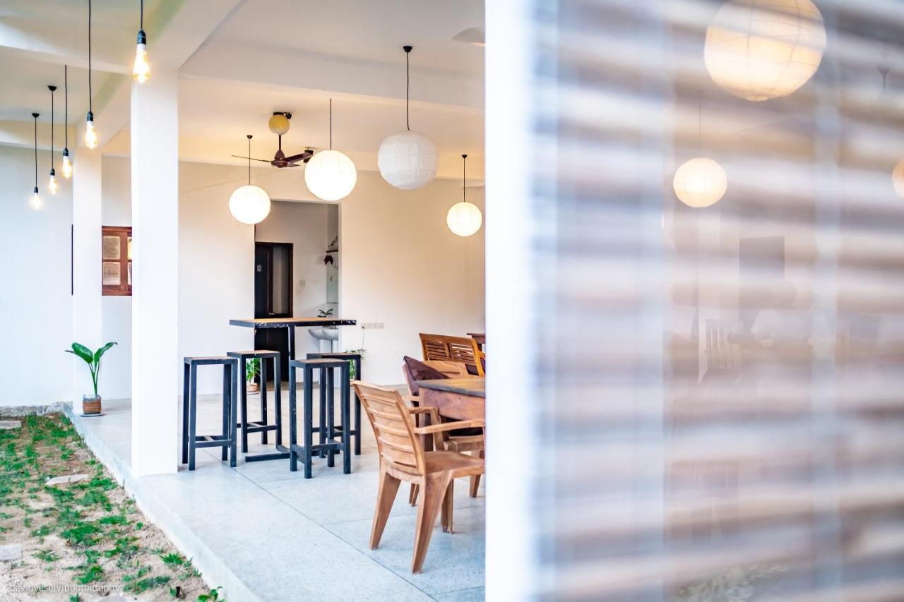 Dorian Guest House And Restaurant 웰리가마 외부 사진